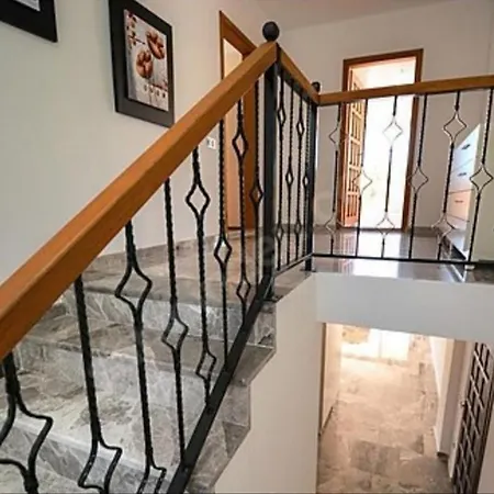 Apartament Lara *